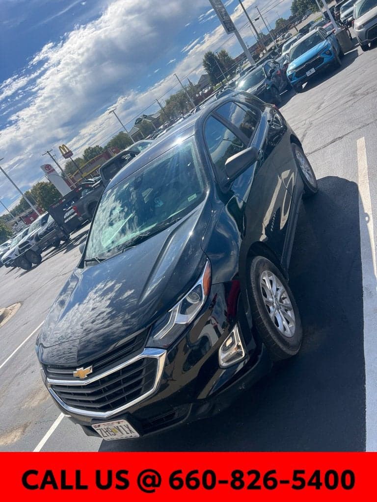 2020 Chevrolet Equinox LS — photo 1 of 5