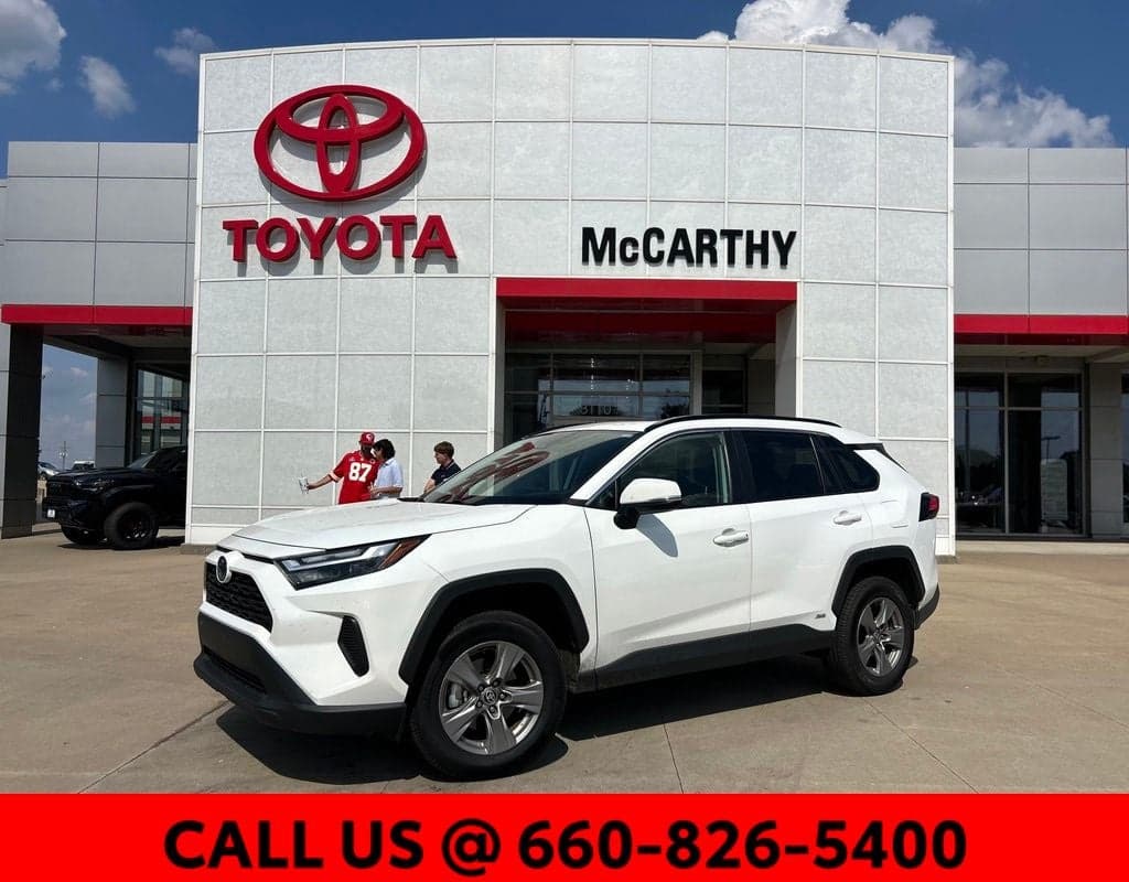 2022 Toyota RAV4 Base — photo 1 of 17