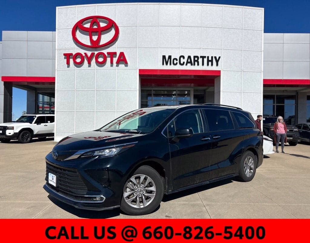 2022 Toyota Sienna XLE — photo 1 of 5