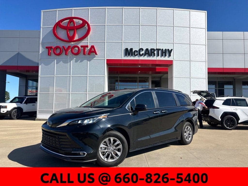 2023 Toyota Sienna XLE — photo 1 of 16