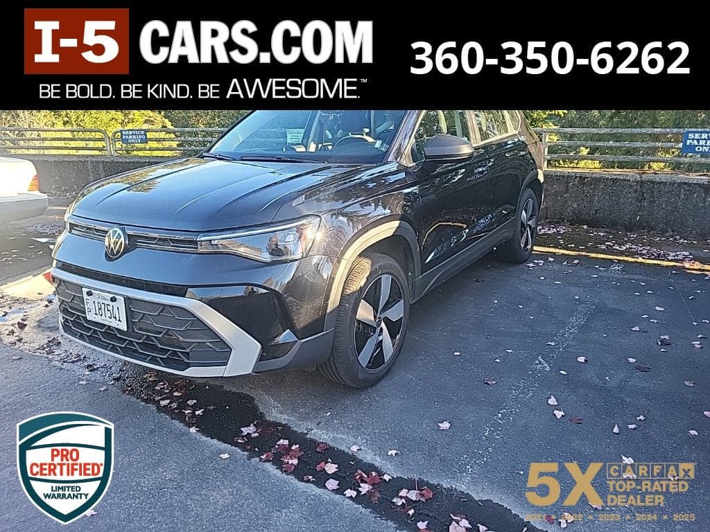 2025 Volkswagen Taos Base — photo 1 of 5