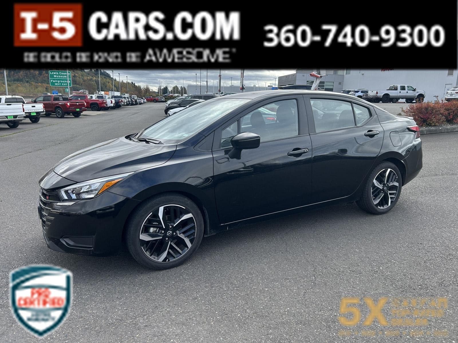 2024 Nissan Versa SR — photo 1 of 4