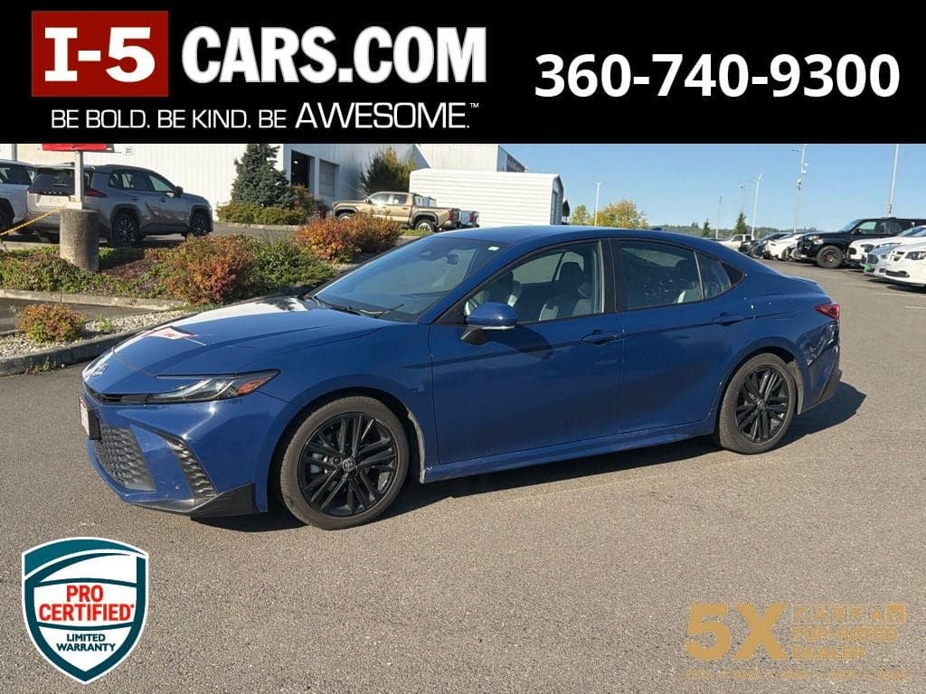2025 Toyota Camry SE — photo 1 of 7