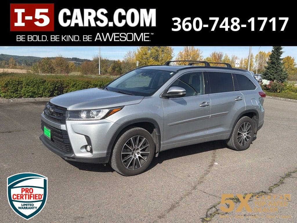 2017 Toyota Highlander SE — photo 1 of 8