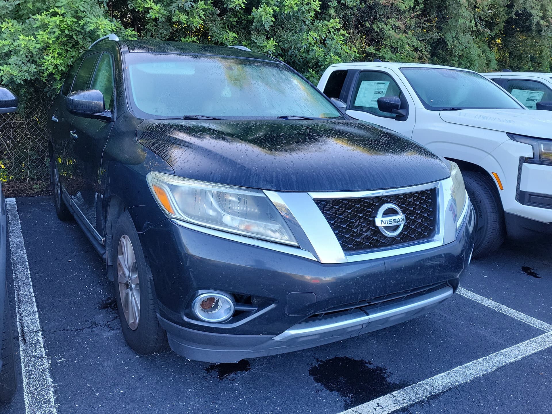 2016 Nissan Pathfinder SL — photo 1 of 18