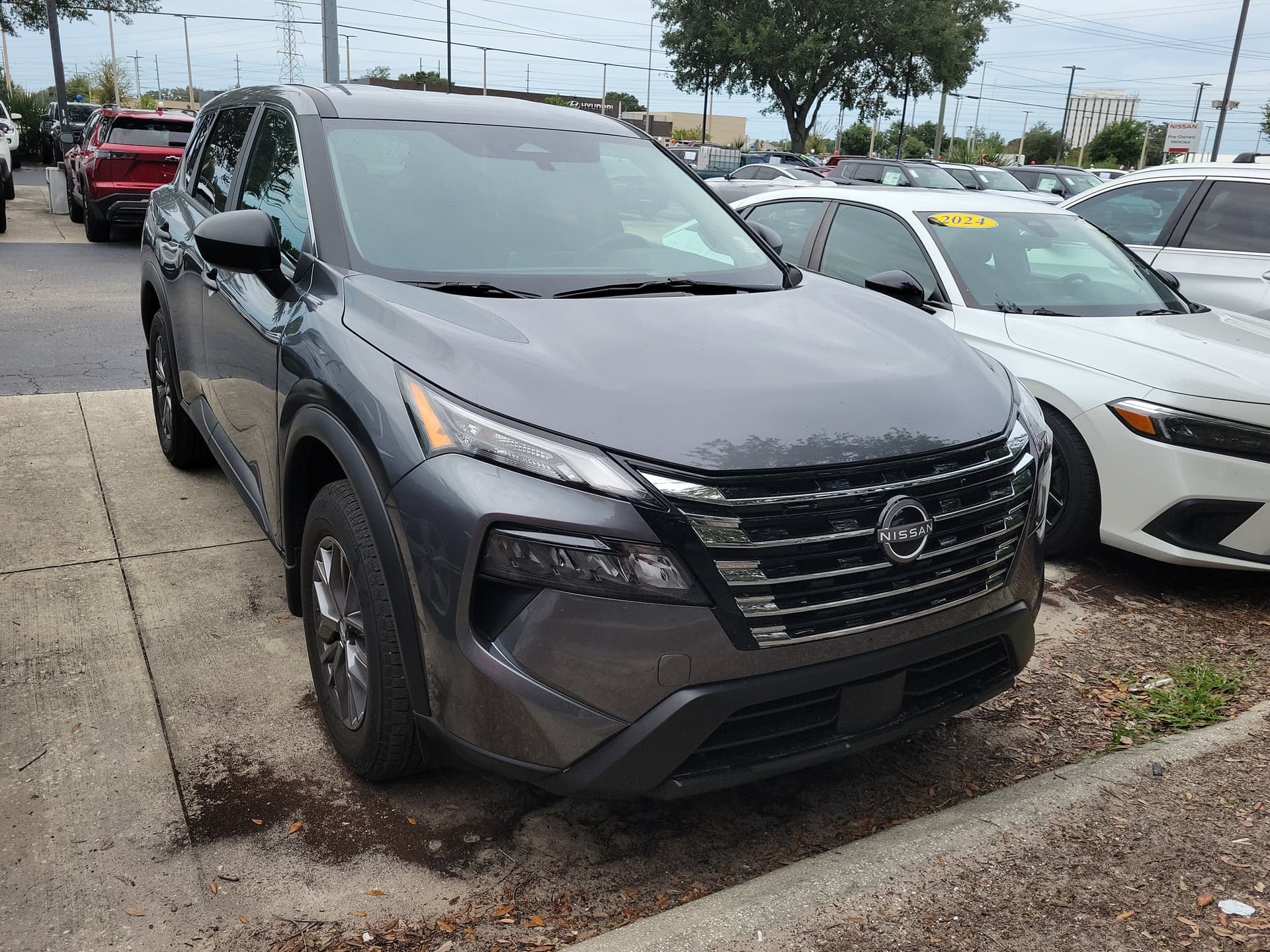 2025 Nissan Rogue S — photo 1 of 20