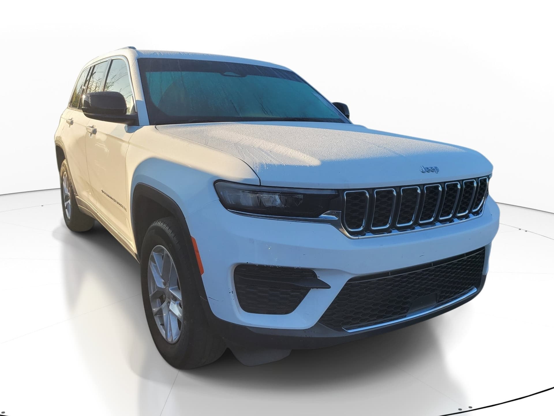 2023 Jeep Grand Cherokee Laredo X — photo 1 of 5