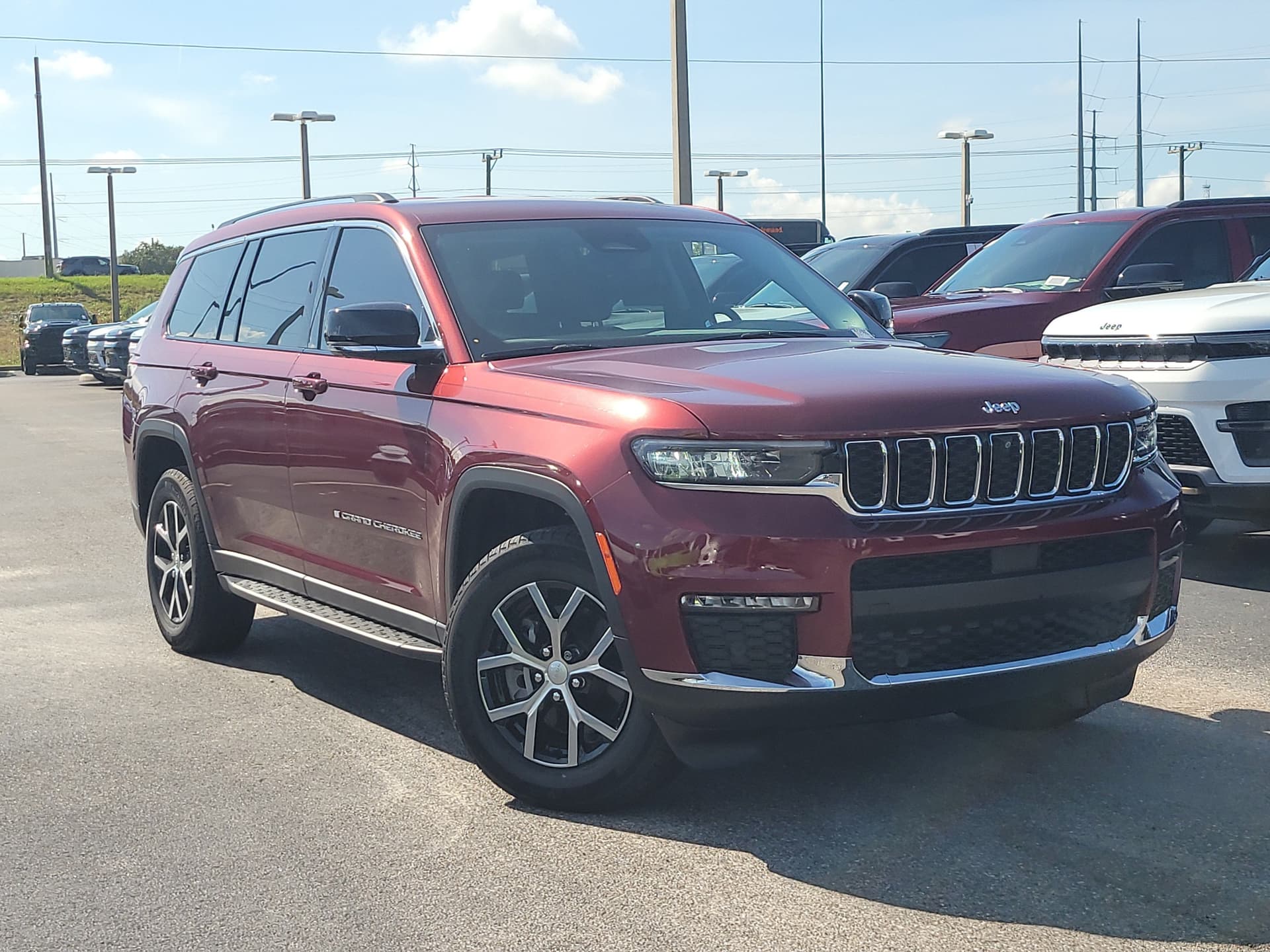 2023 Jeep Grand Cherokee L Limited — photo 1 of 34