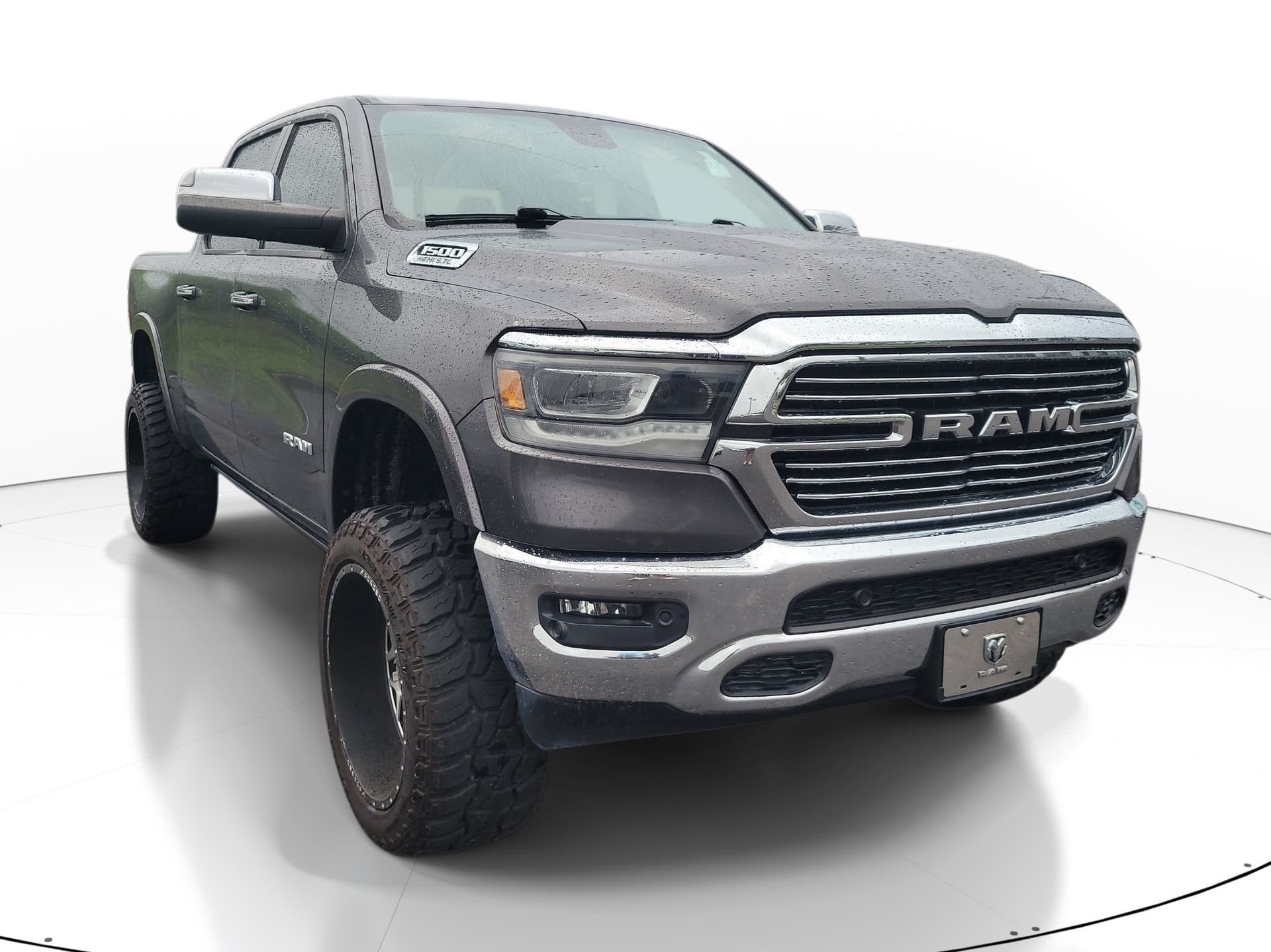 2020 RAM 1500 Laramie — photo 1 of 5
