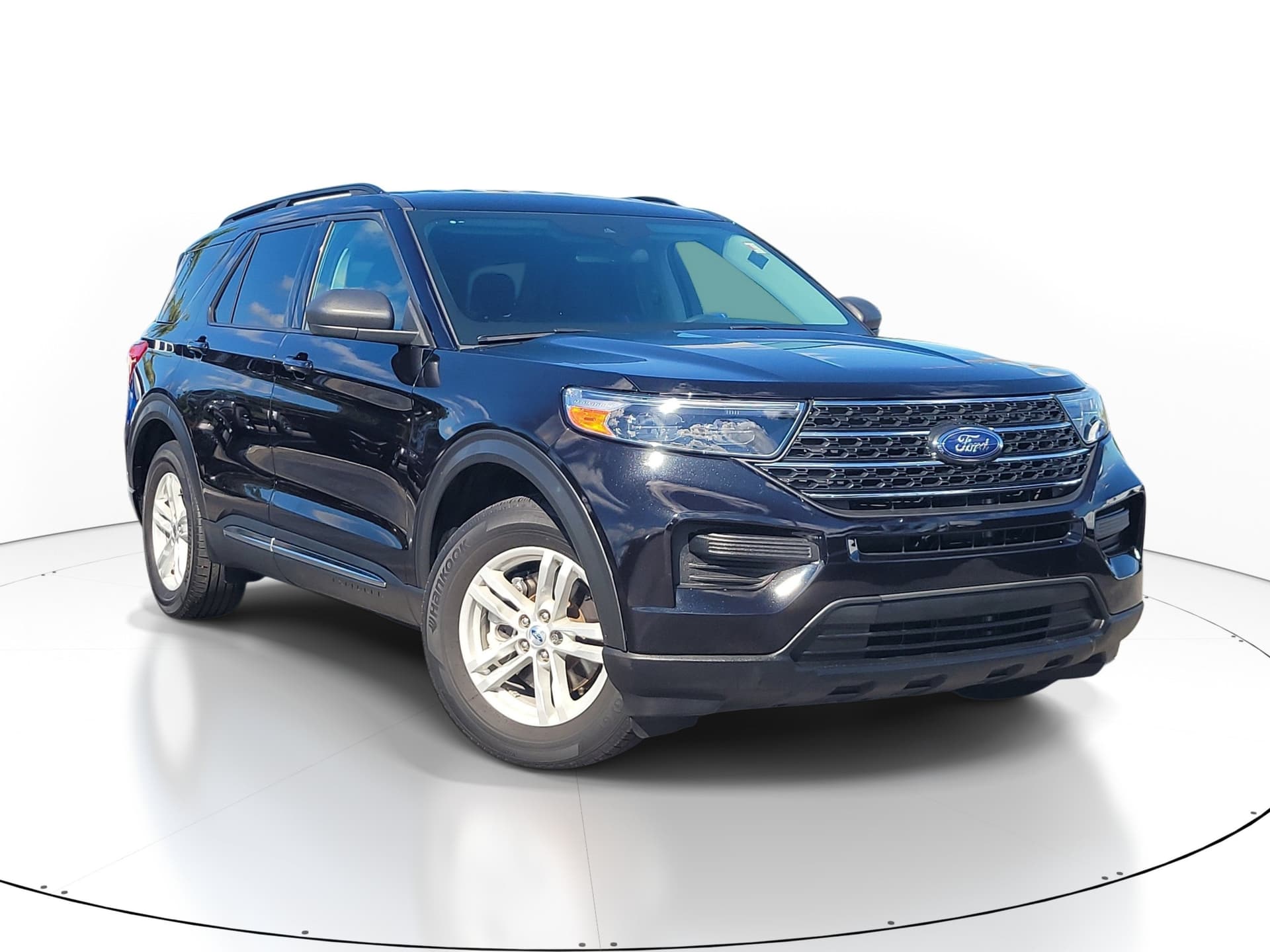 2023 Ford Explorer XLT — photo 1 of 5