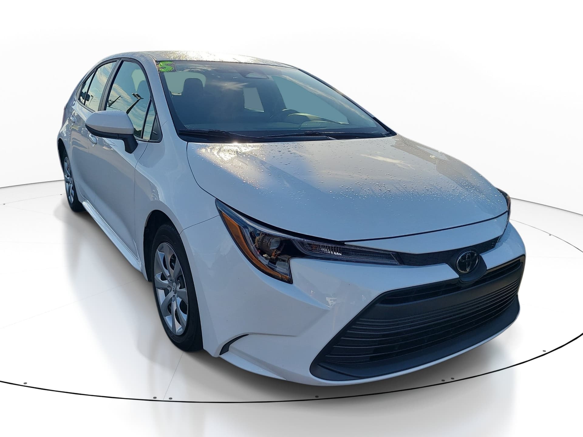2025 Toyota Corolla LE — photo 1 of 21