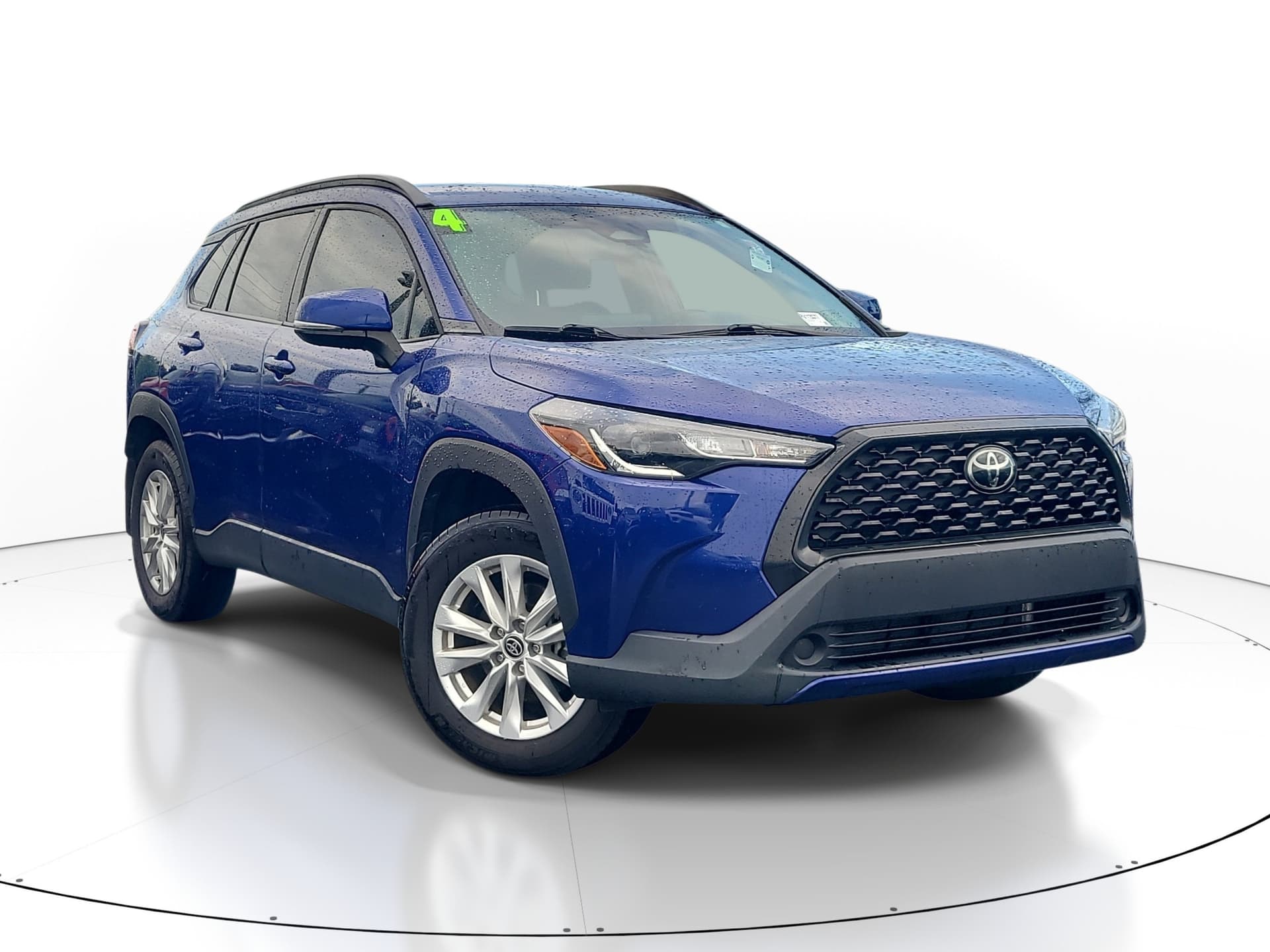 2024 Toyota Corolla Cross LE — photo 1 of 21