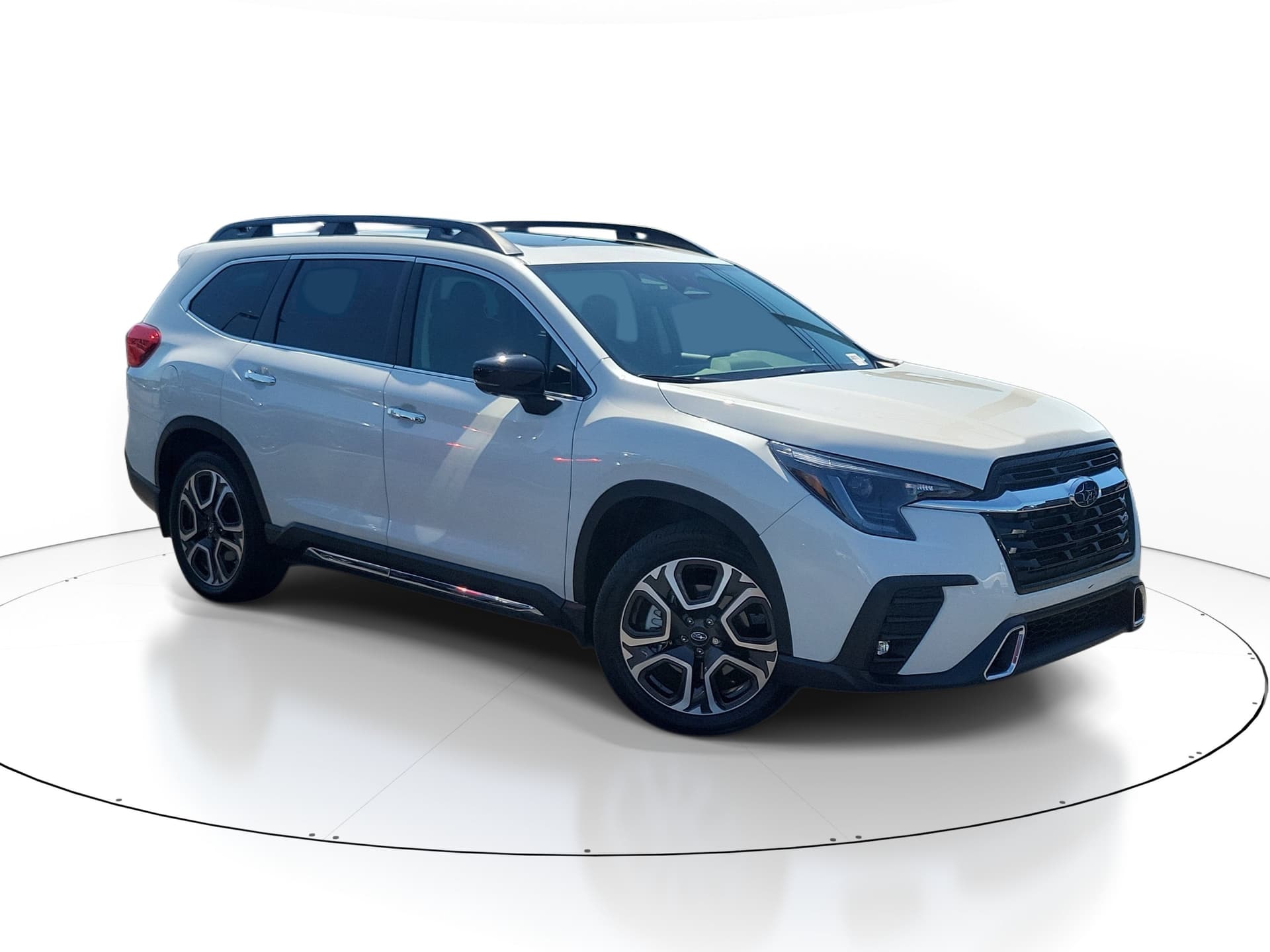 2025 Subaru Ascent Touring — photo 1 of 5