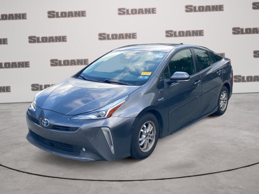 2022 Toyota Prius LE — photo 1 of 5