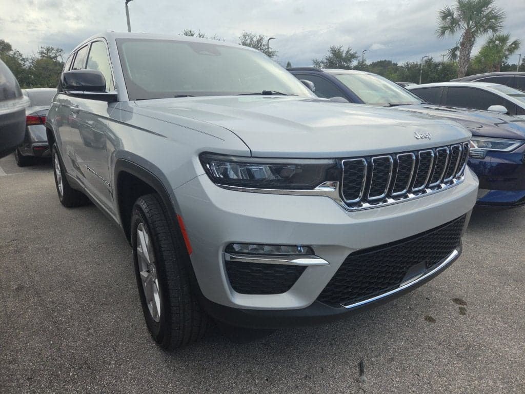 2022 Jeep Grand Cherokee Limited — photo 1 of 5