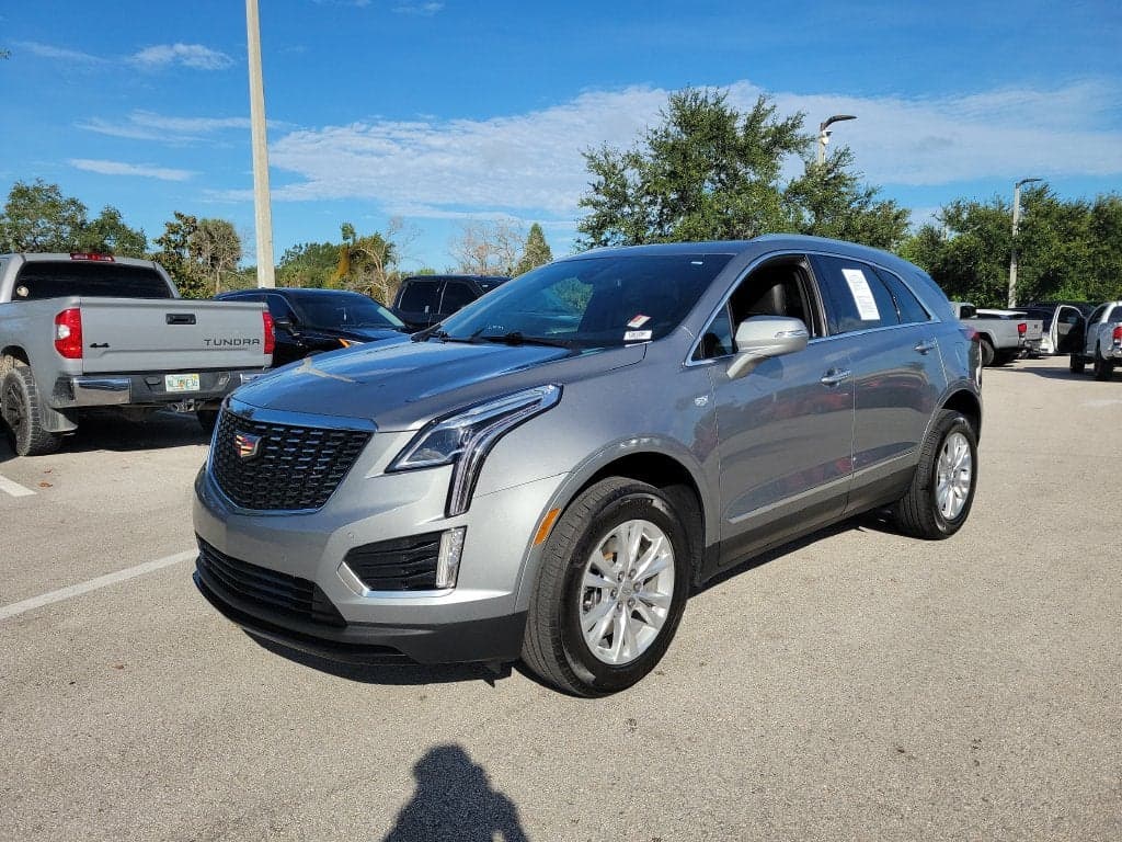 2024 Cadillac XT5 FWD Luxury — photo 1 of 6