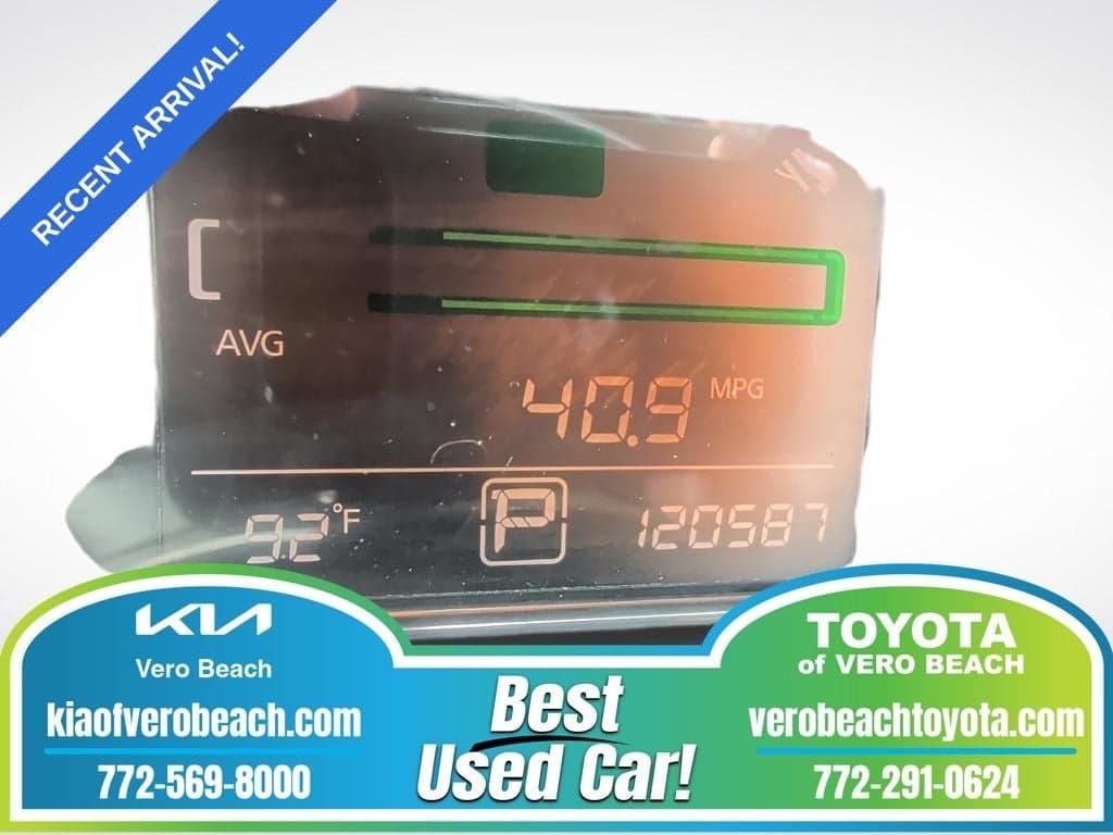 2014 Nissan Sentra SV — photo 1 of 27