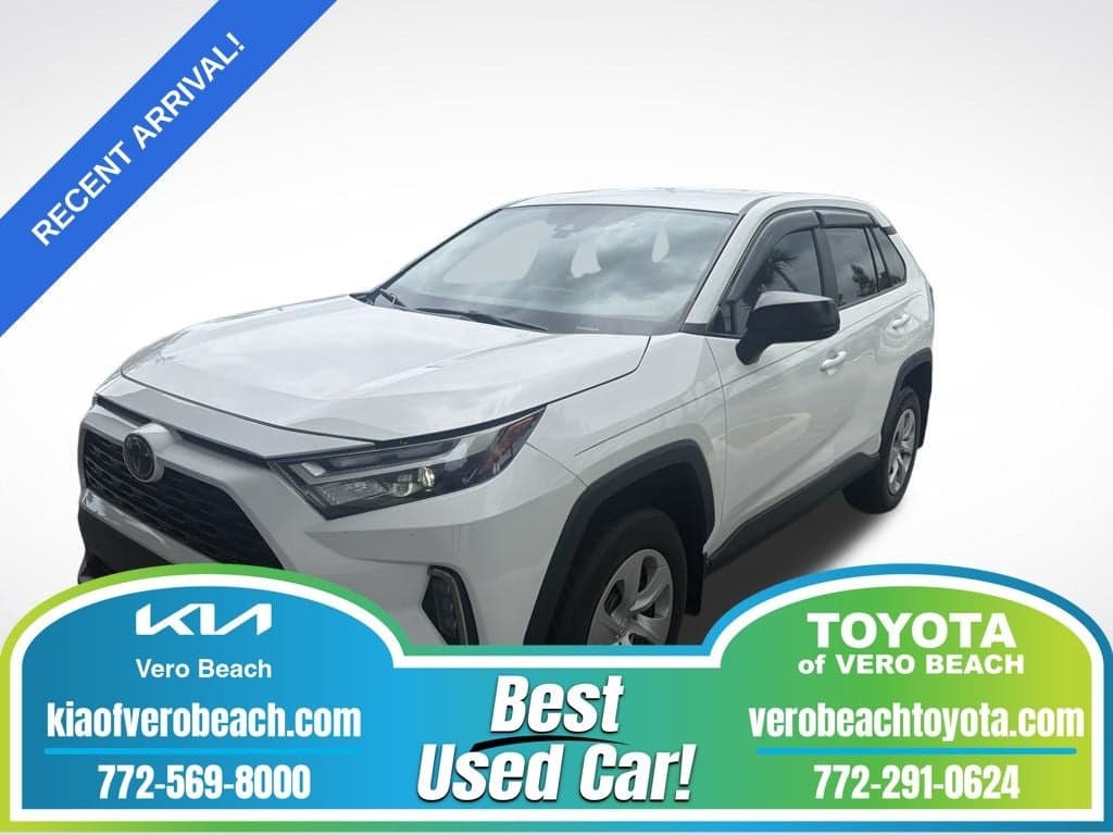 2024 Toyota RAV4 LE — photo 1 of 16