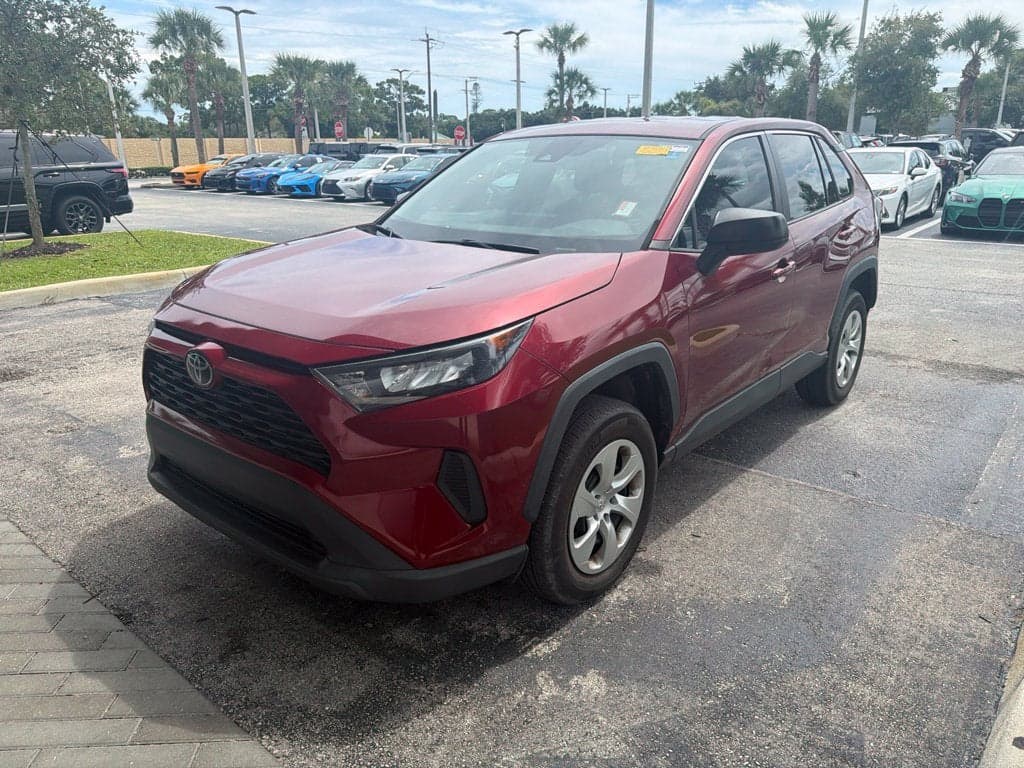 2022 Toyota RAV4 LE — photo 1 of 6