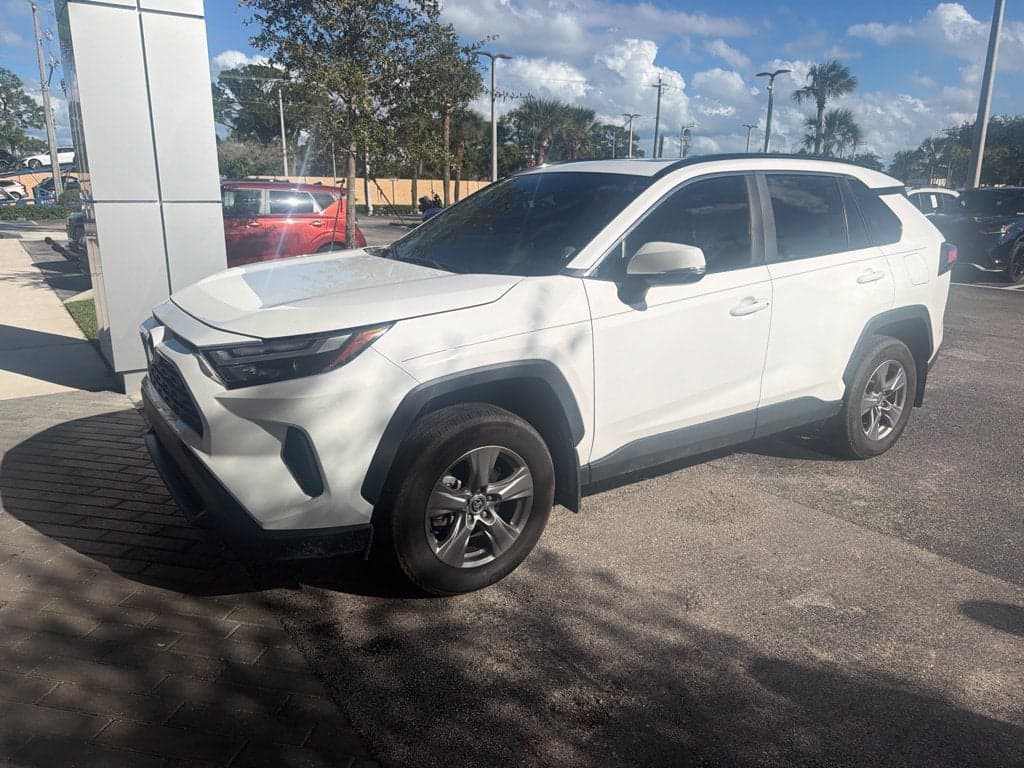 2025 Toyota RAV4 XLE — photo 1 of 5