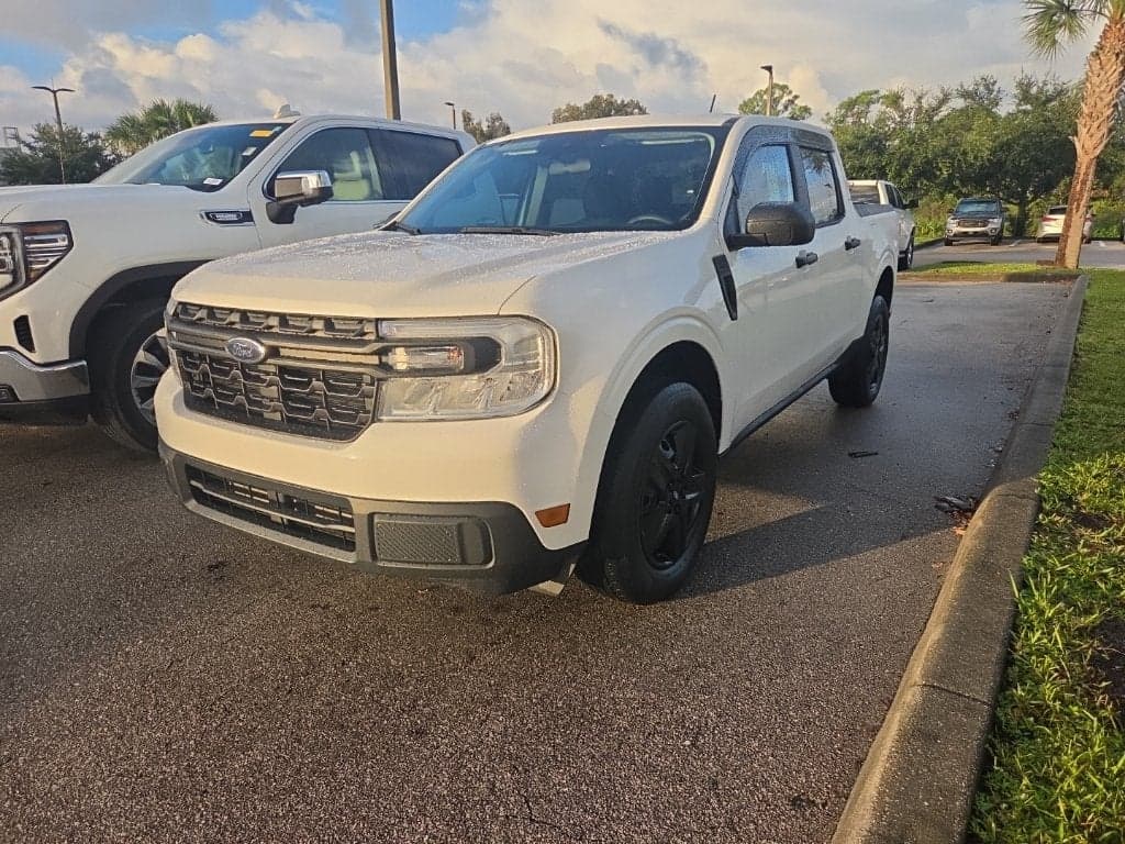 2022 Ford Maverick XL — photo 1 of 5