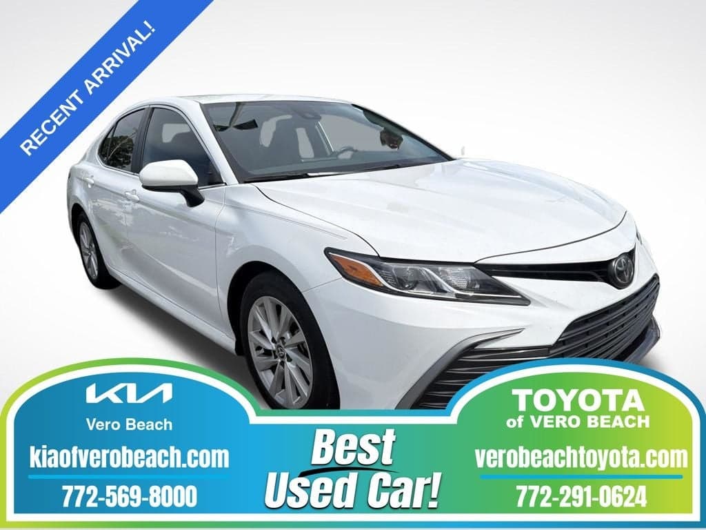 2024 Toyota Camry LE — photo 1 of 16