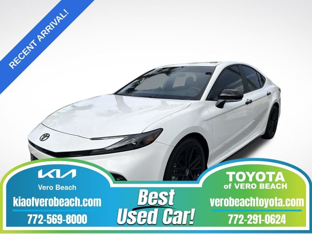 2026 Toyota Camry SE — photo 1 of 19