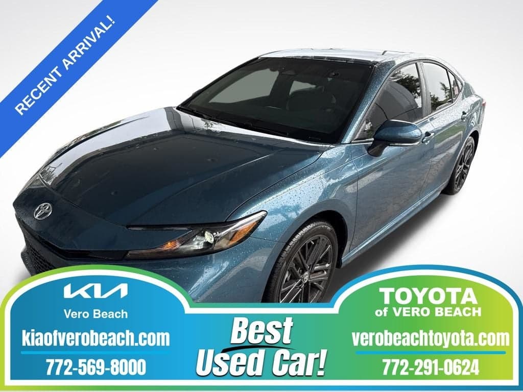 2026 Toyota Camry SE — photo 1 of 16