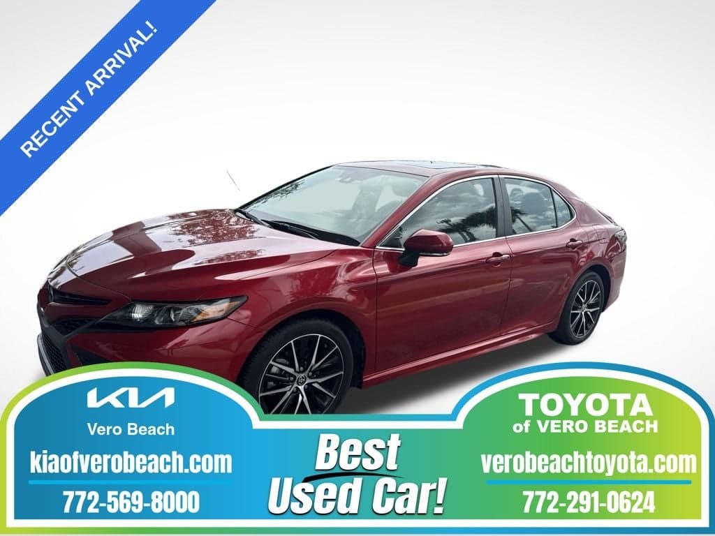 2023 Toyota Camry Base — photo 1 of 16