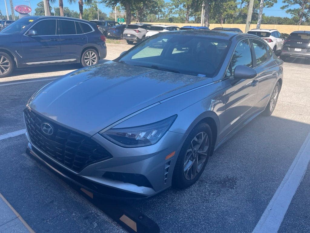 2021 Hyundai Sonata SEL — photo 1 of 17