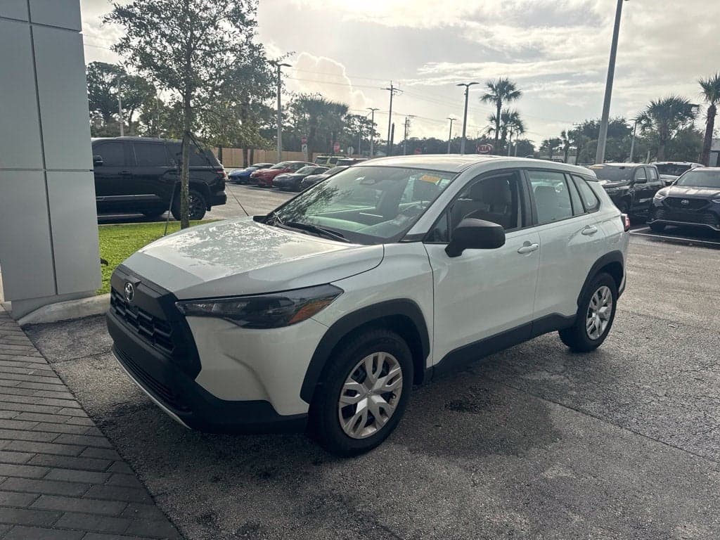2026 Toyota Corolla Cross L — photo 1 of 5