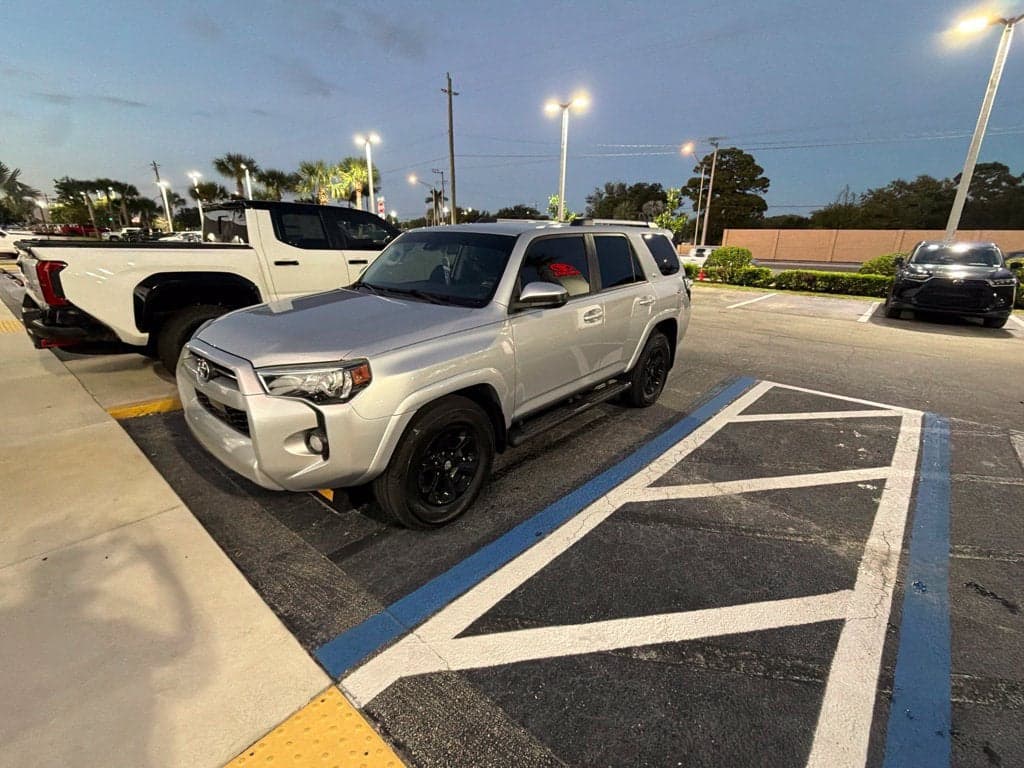 2020 Toyota 4Runner SR5 — photo 1 of 6