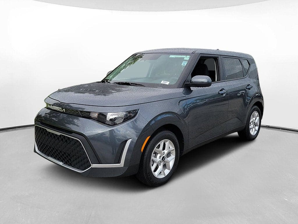 2025 Kia Soul LX — photo 1 of 5