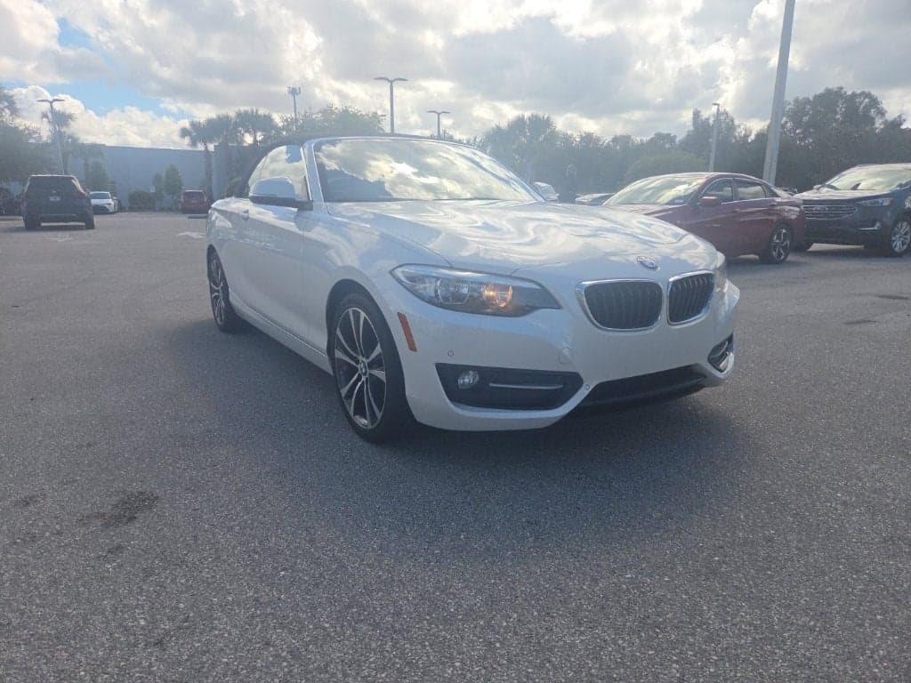 2017 BMW 2 Series 230i — photo 1 of 5