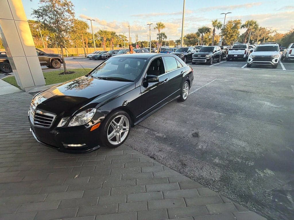 2013 Mercedes-Benz E-Class Base — photo 1 of 5