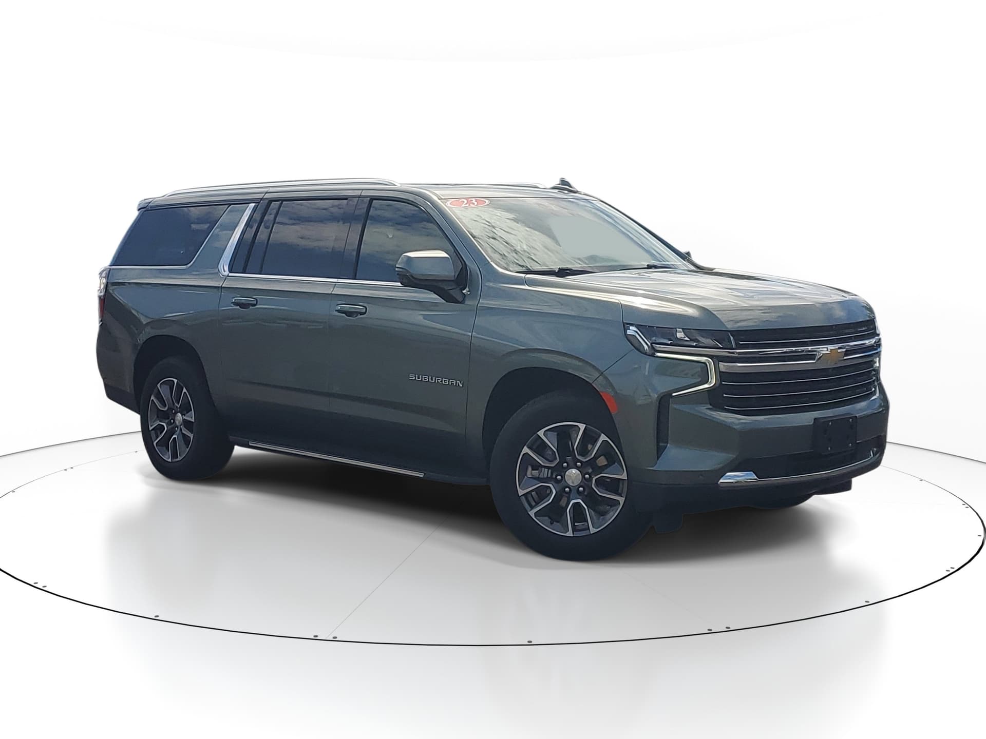 2023 Chevrolet Suburban LT — photo 1 of 20