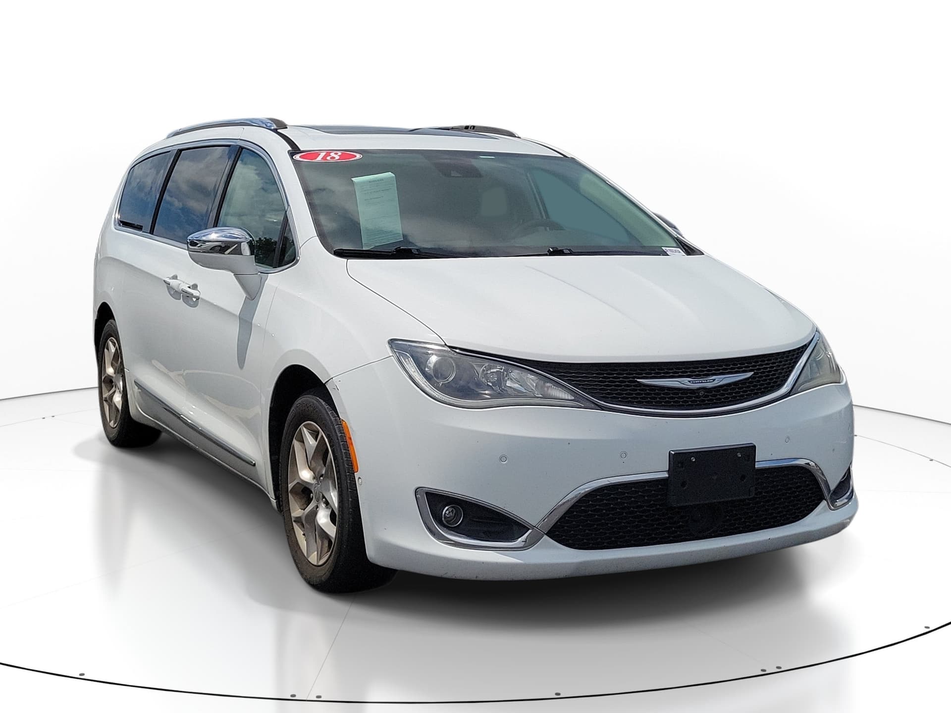 2018 Chrysler Pacifica Limited — photo 1 of 10