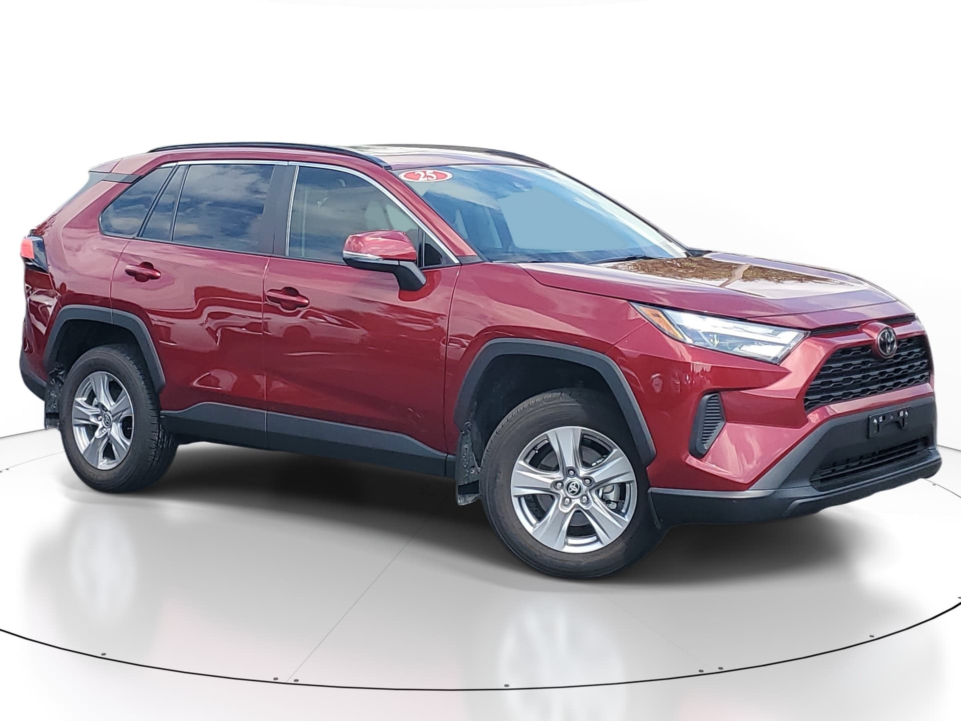 2025 Toyota RAV4 XLE — photo 1 of 5