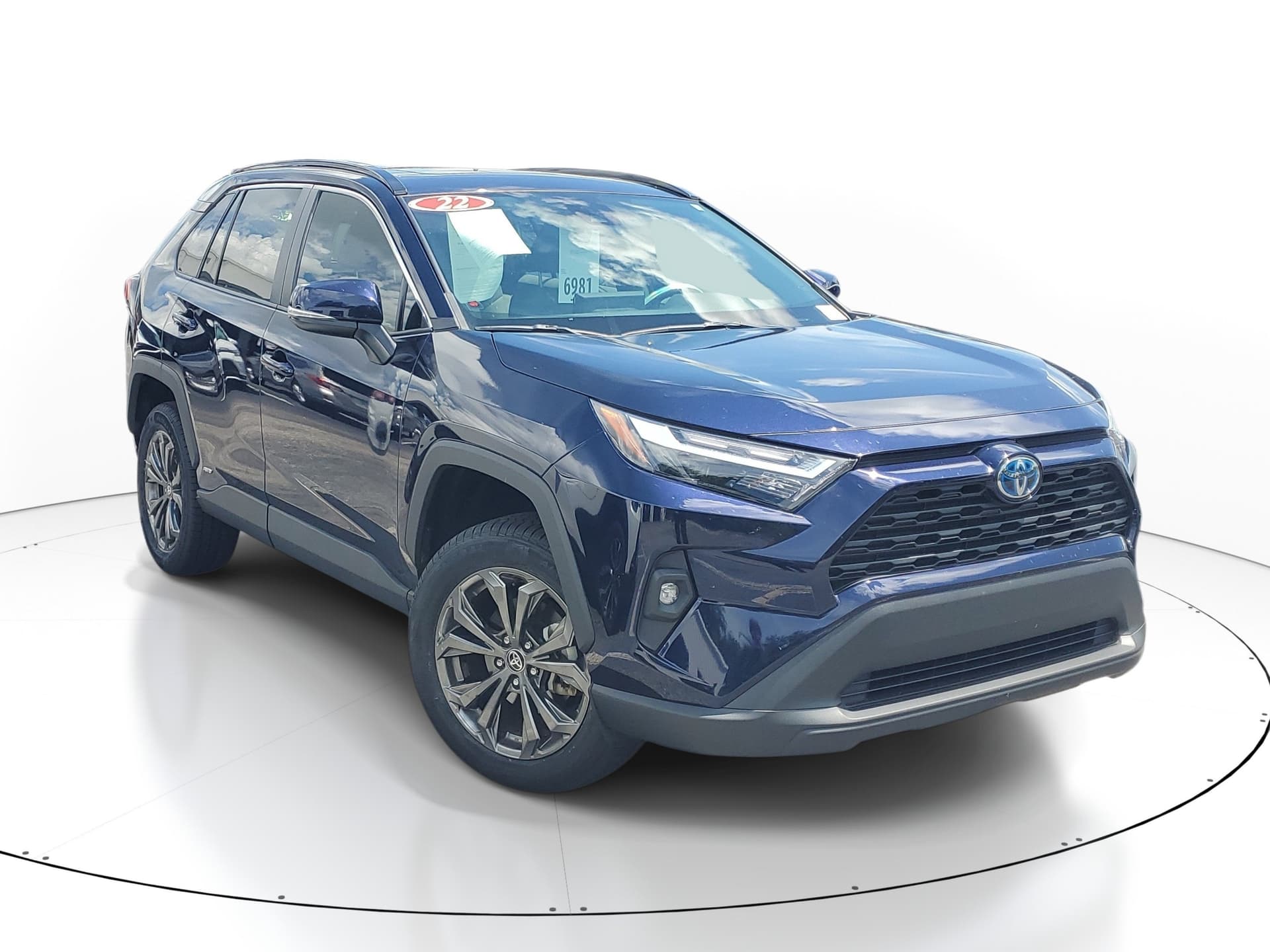 2022 Toyota RAV4 Hybrid XLE Premium — photo 1 of 10