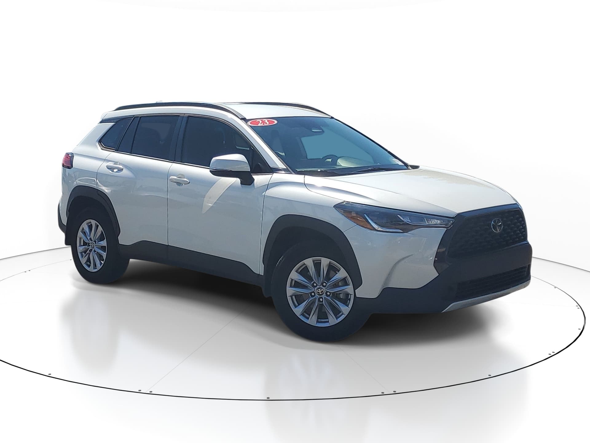 2023 Toyota Corolla Cross LE — photo 1 of 5