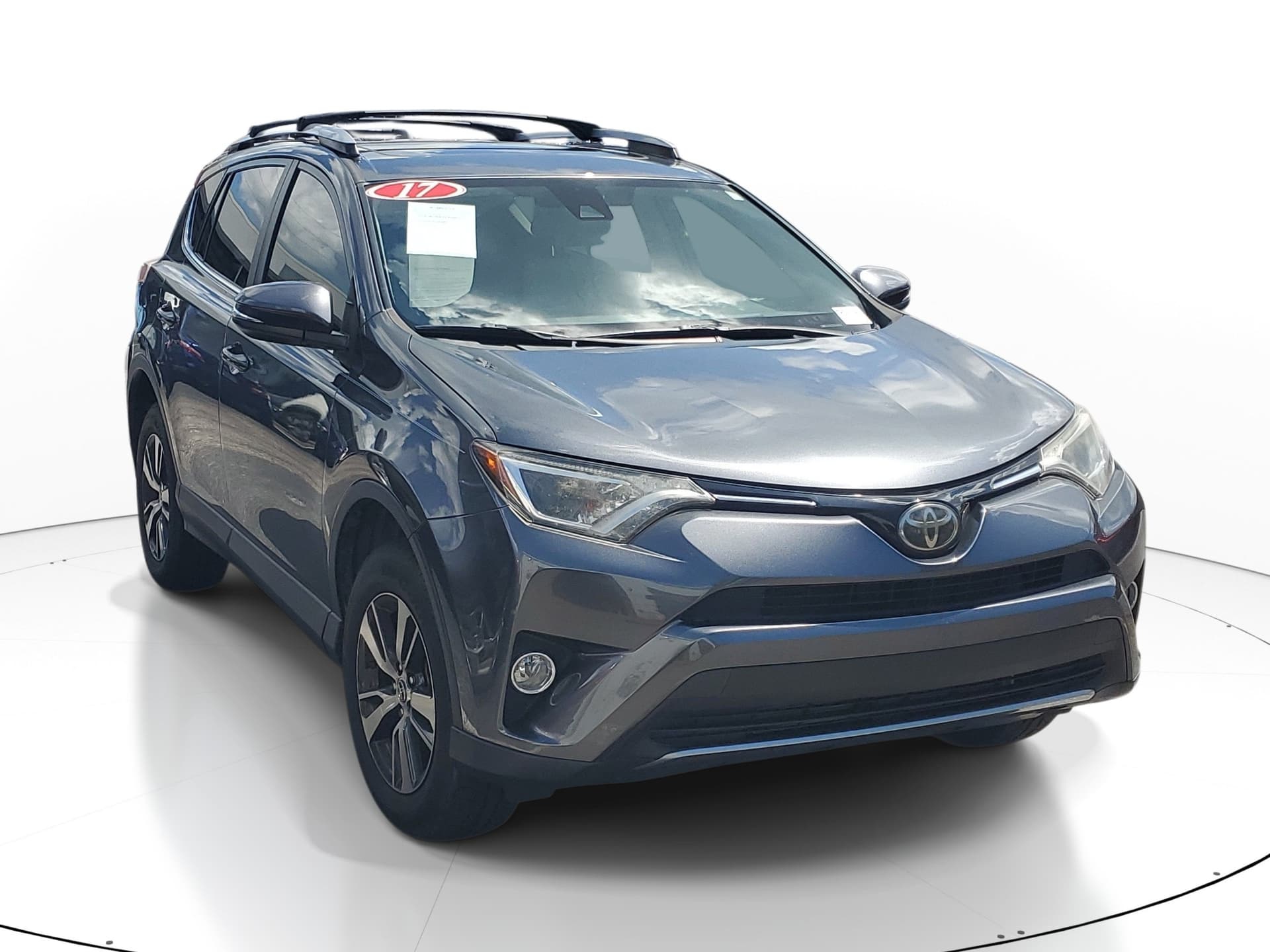 2017 Toyota RAV4 XLE — photo 1 of 11