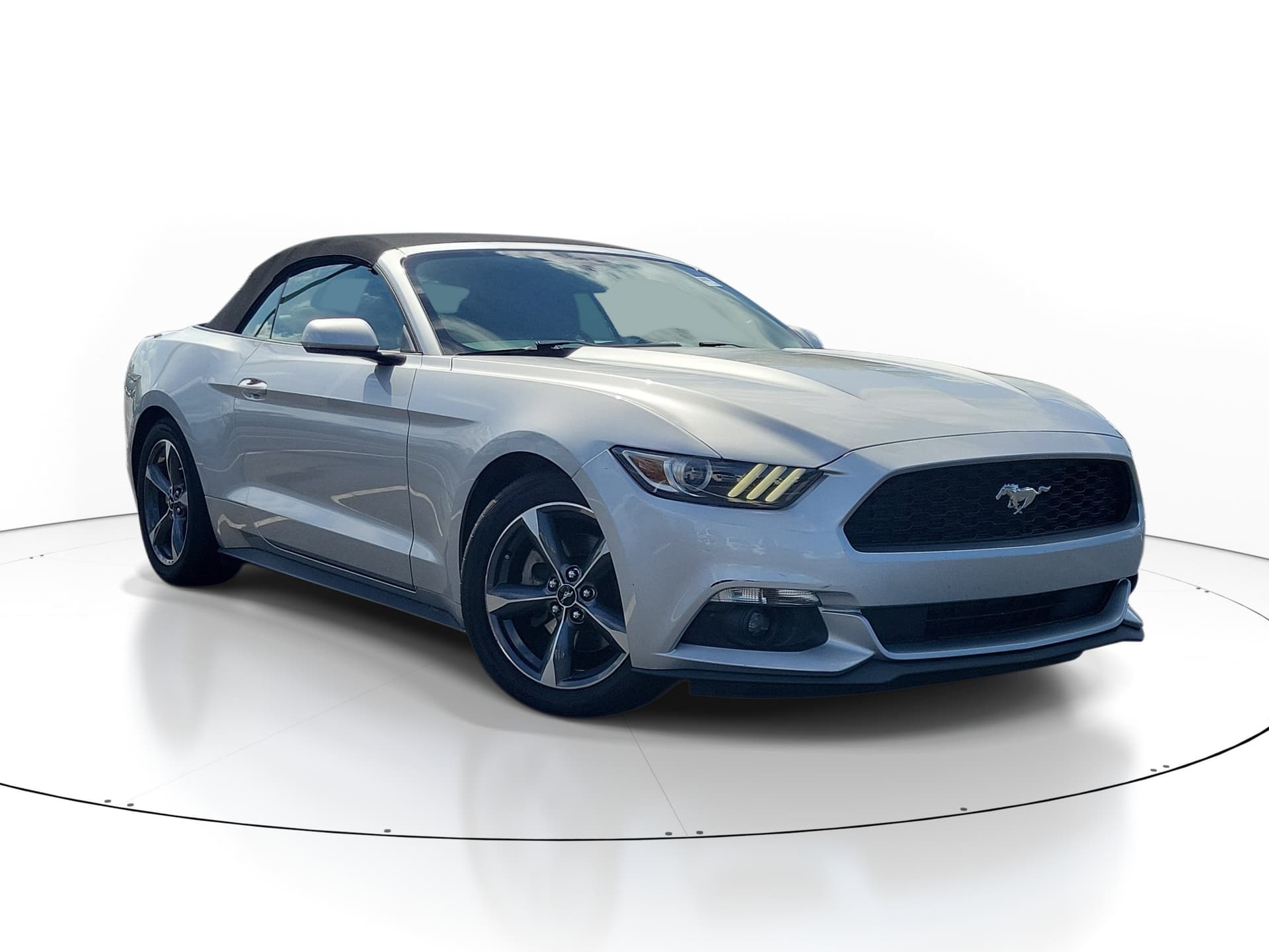 2015 Ford Mustang V6 — photo 1 of 60