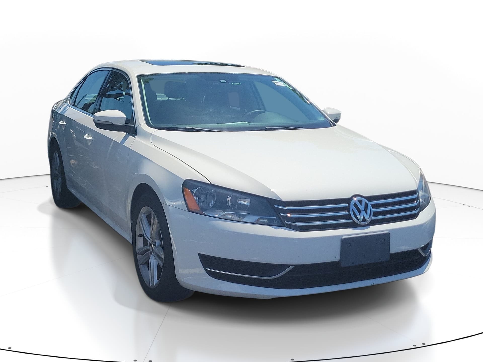 2014 Volkswagen Passat 1.8T SE — photo 1 of 22