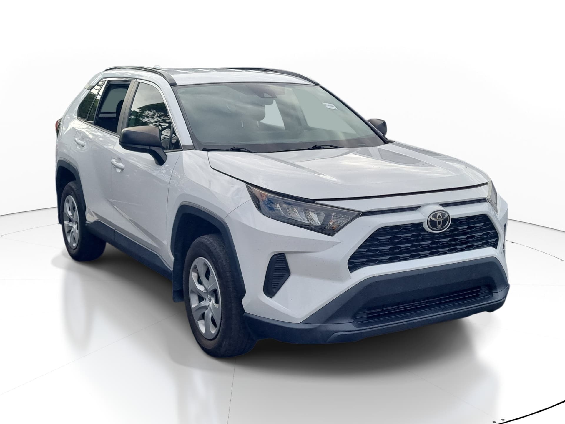 2021 Toyota RAV4 LE — photo 1 of 20
