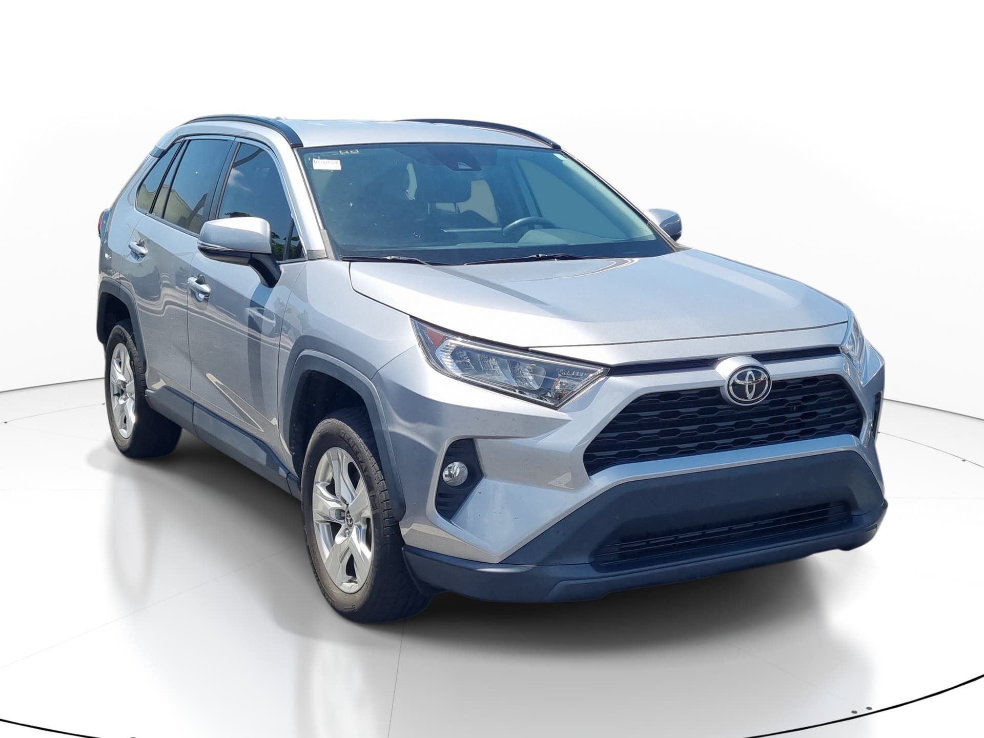 2021 Toyota RAV4 XLE — photo 1 of 20