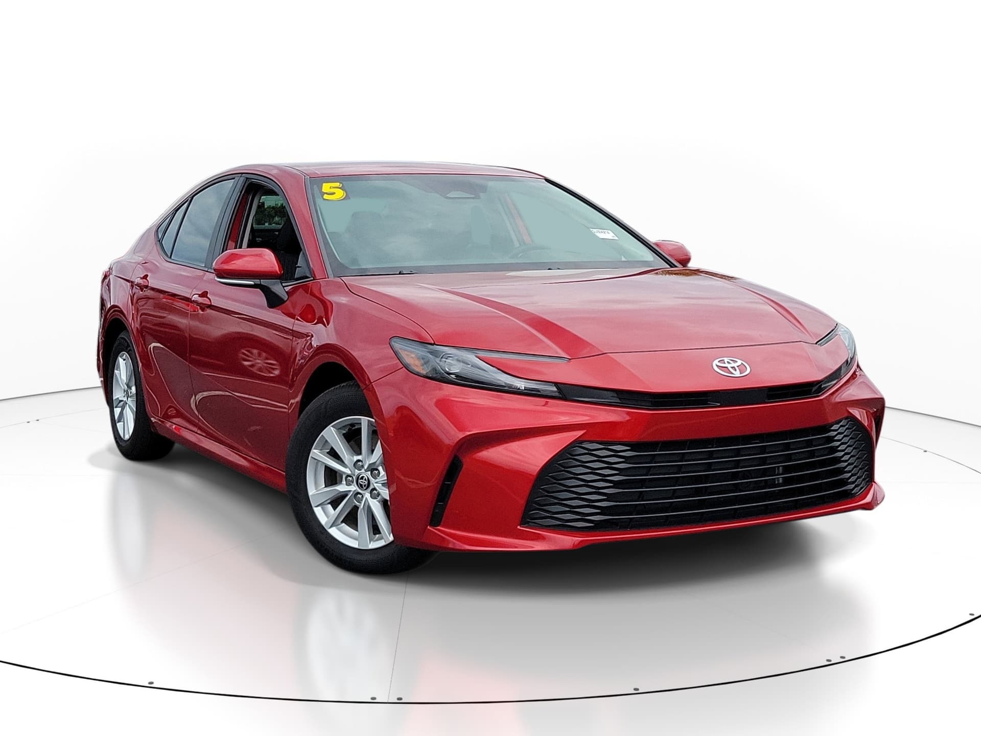 2025 Toyota Camry LE — photo 1 of 62