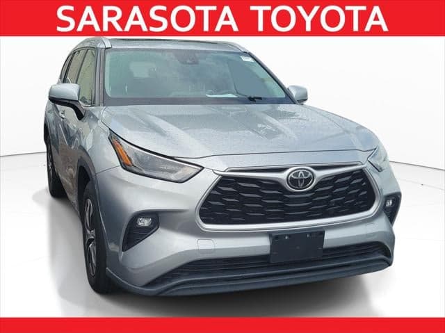 2022 Toyota Highlander XLE — photo 1 of 10
