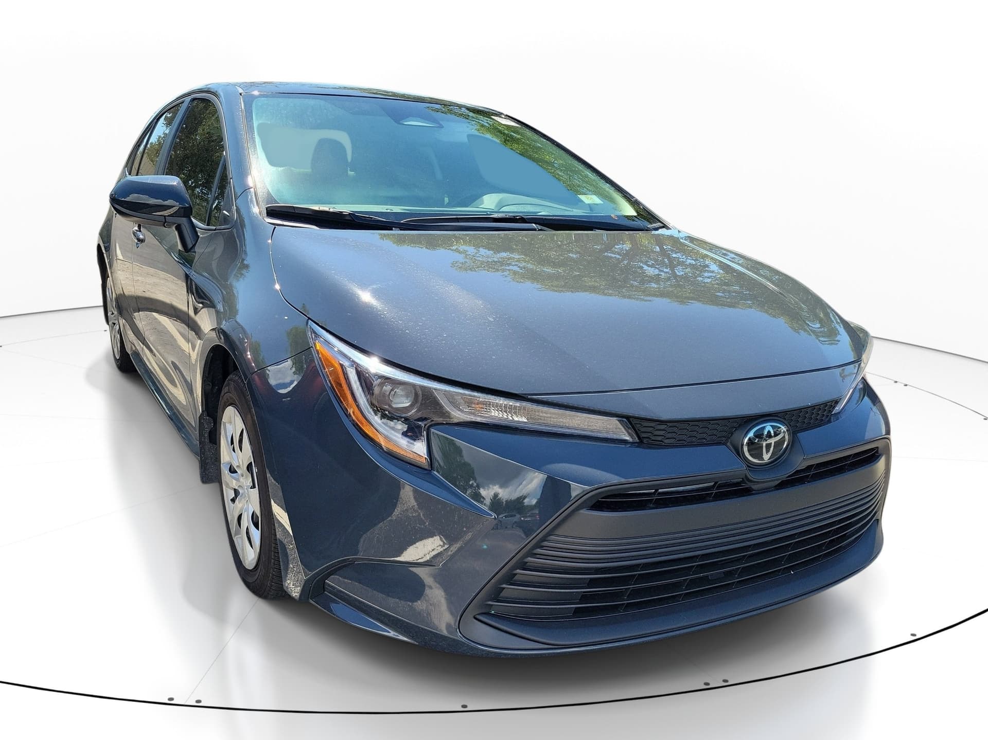 2026 Toyota Corolla LE — photo 1 of 5
