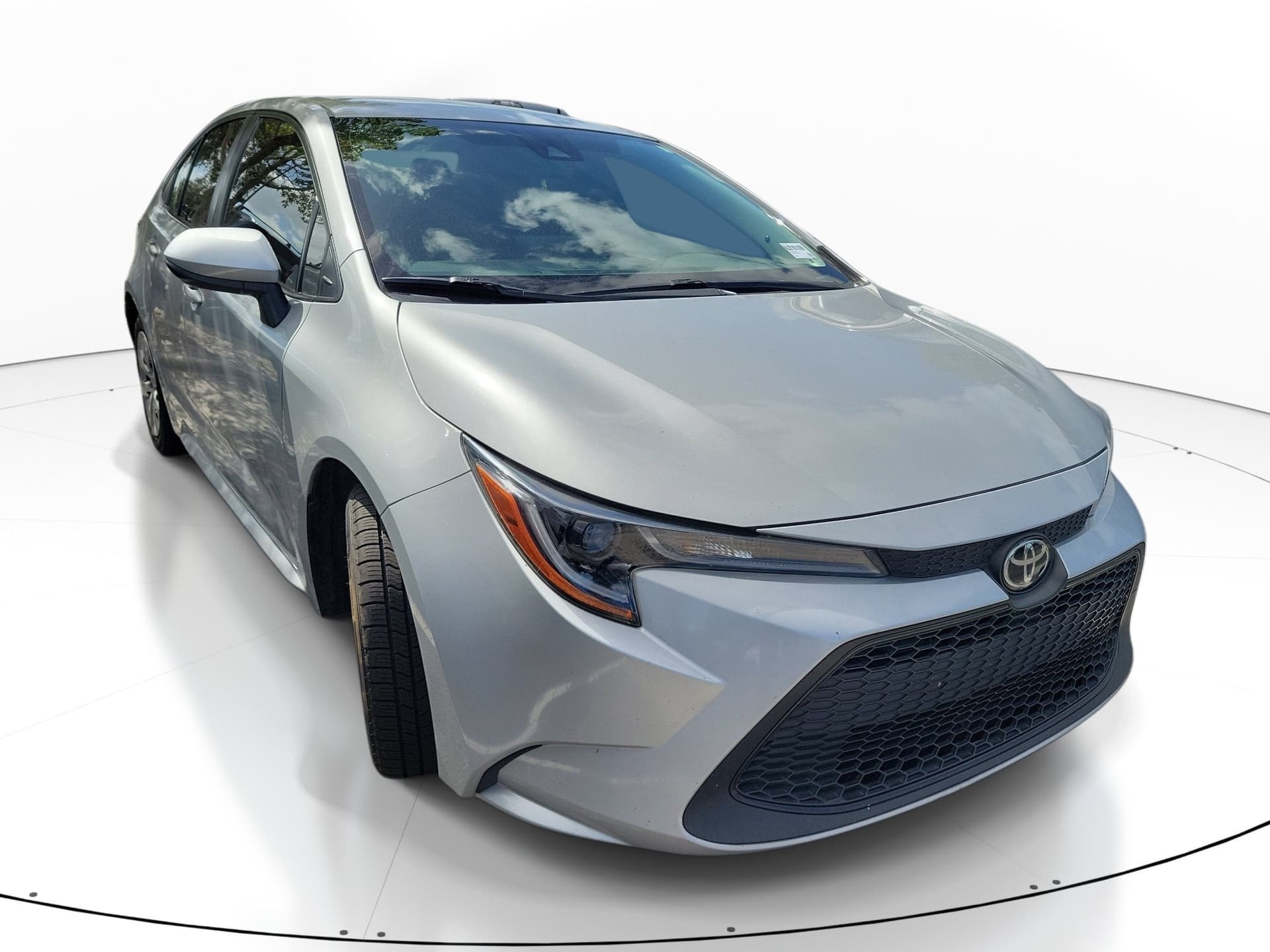 2022 Toyota Corolla LE — photo 1 of 5