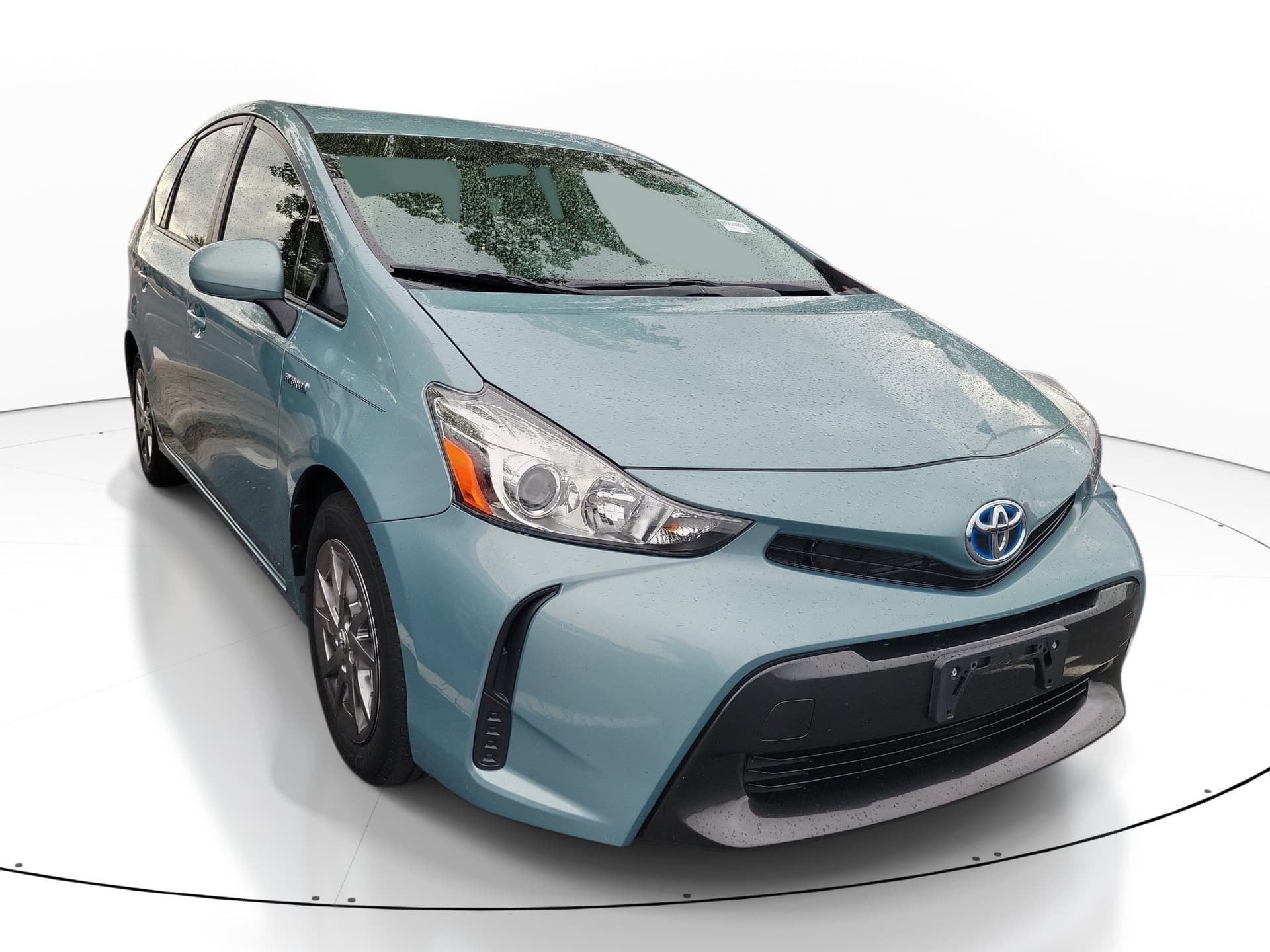 2015 Toyota Prius v Two — photo 1 of 26